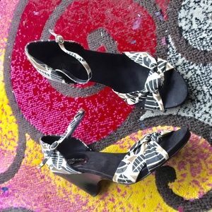 Calvin Klein Sandals 9.5 heels